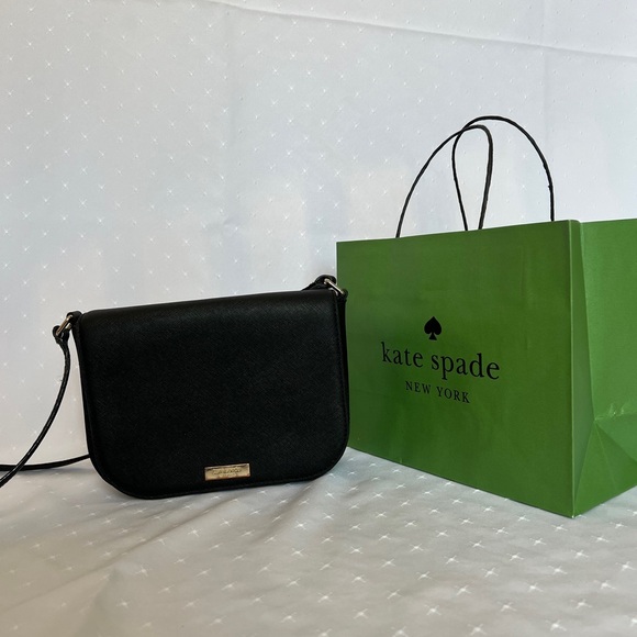 kate spade Handbags - Kate Spade Black Crossbody Bag